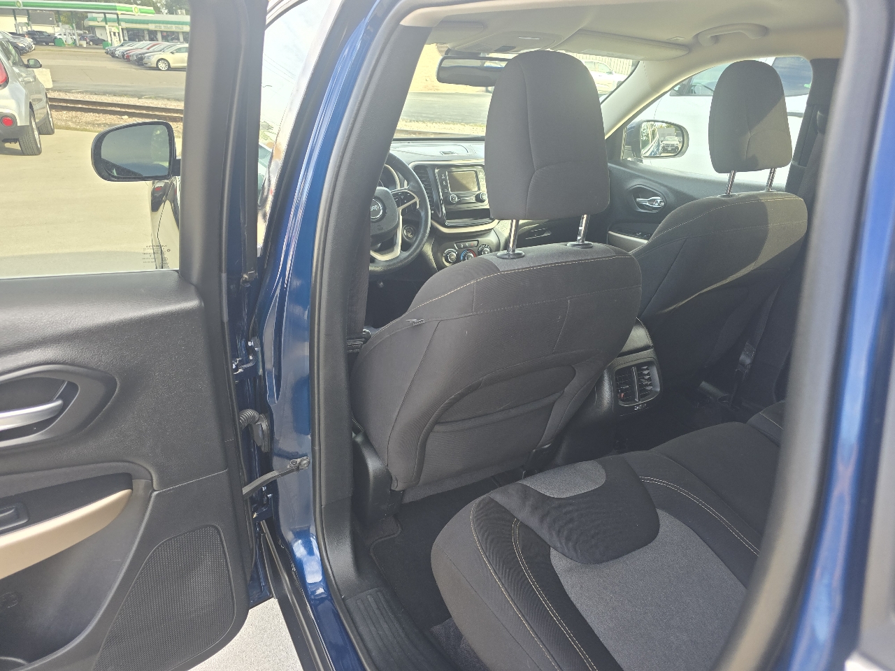 Jeep Cherokee Latitude FWD 2018 Jeep Cherokee Latitude FWD 2018