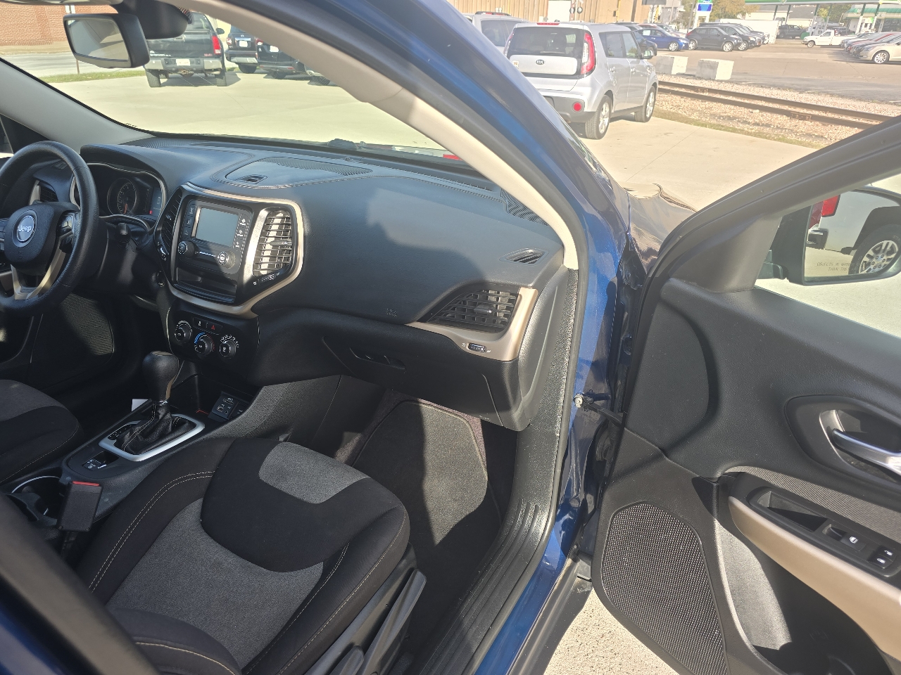 Jeep Cherokee Latitude FWD 2018 Jeep Cherokee Latitude FWD 2018