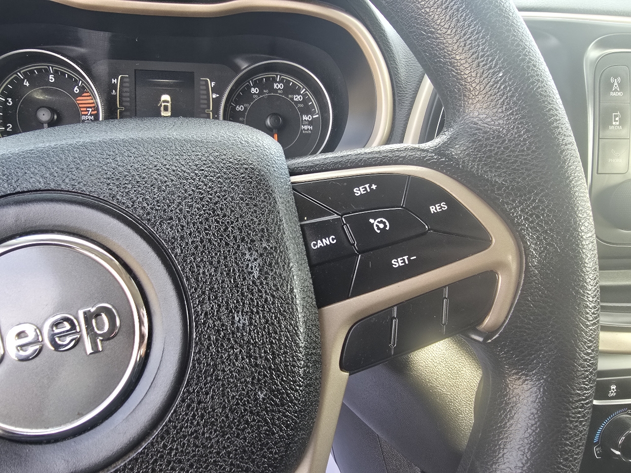 Jeep Cherokee Latitude FWD 2018 Jeep Cherokee Latitude FWD 2018