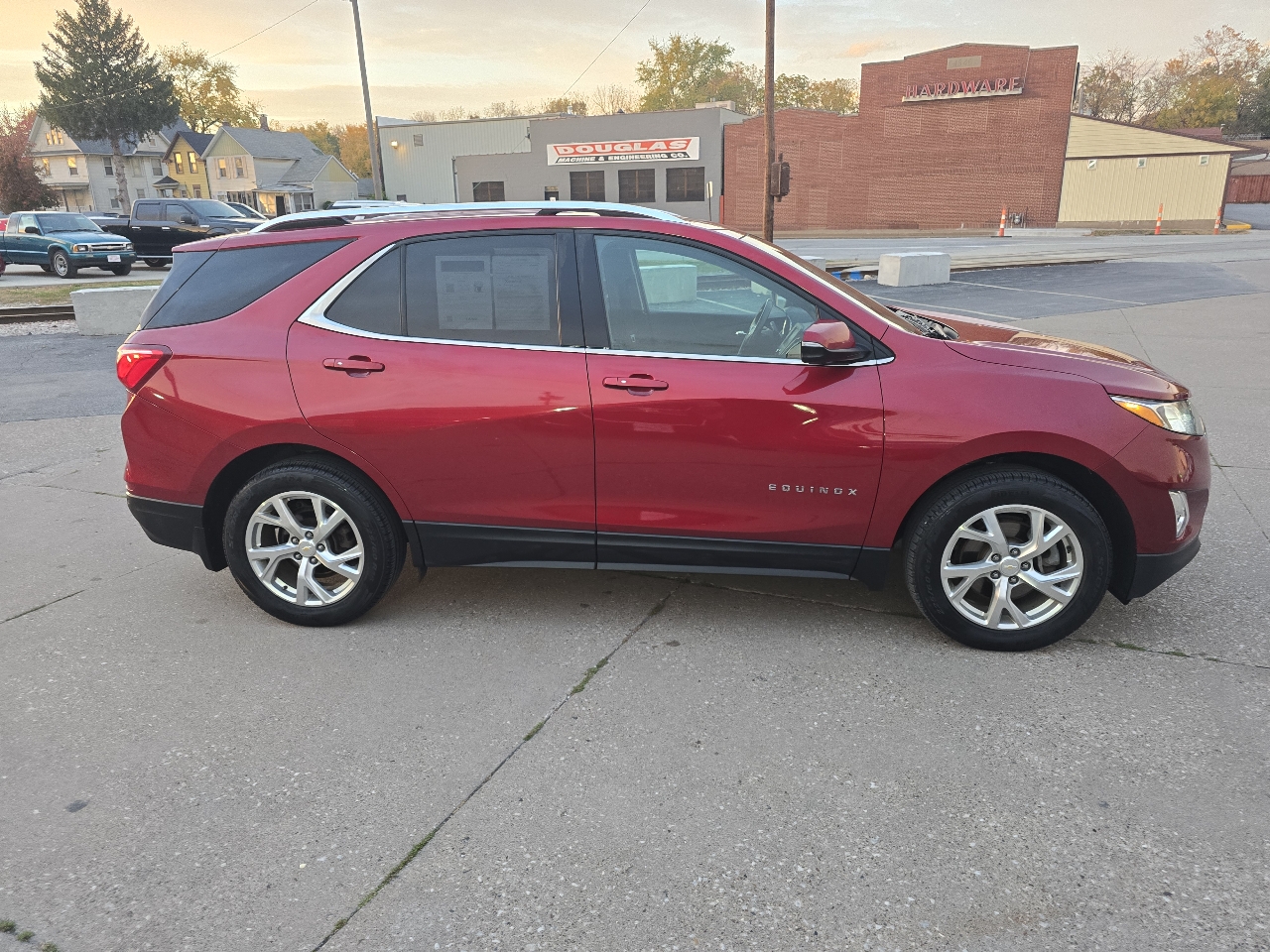 2018 Chevrolet Equinox LT photo 3