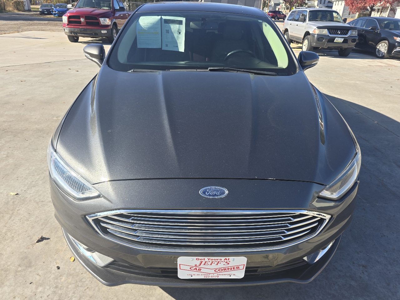 2017 Ford Fusion SE photo 2