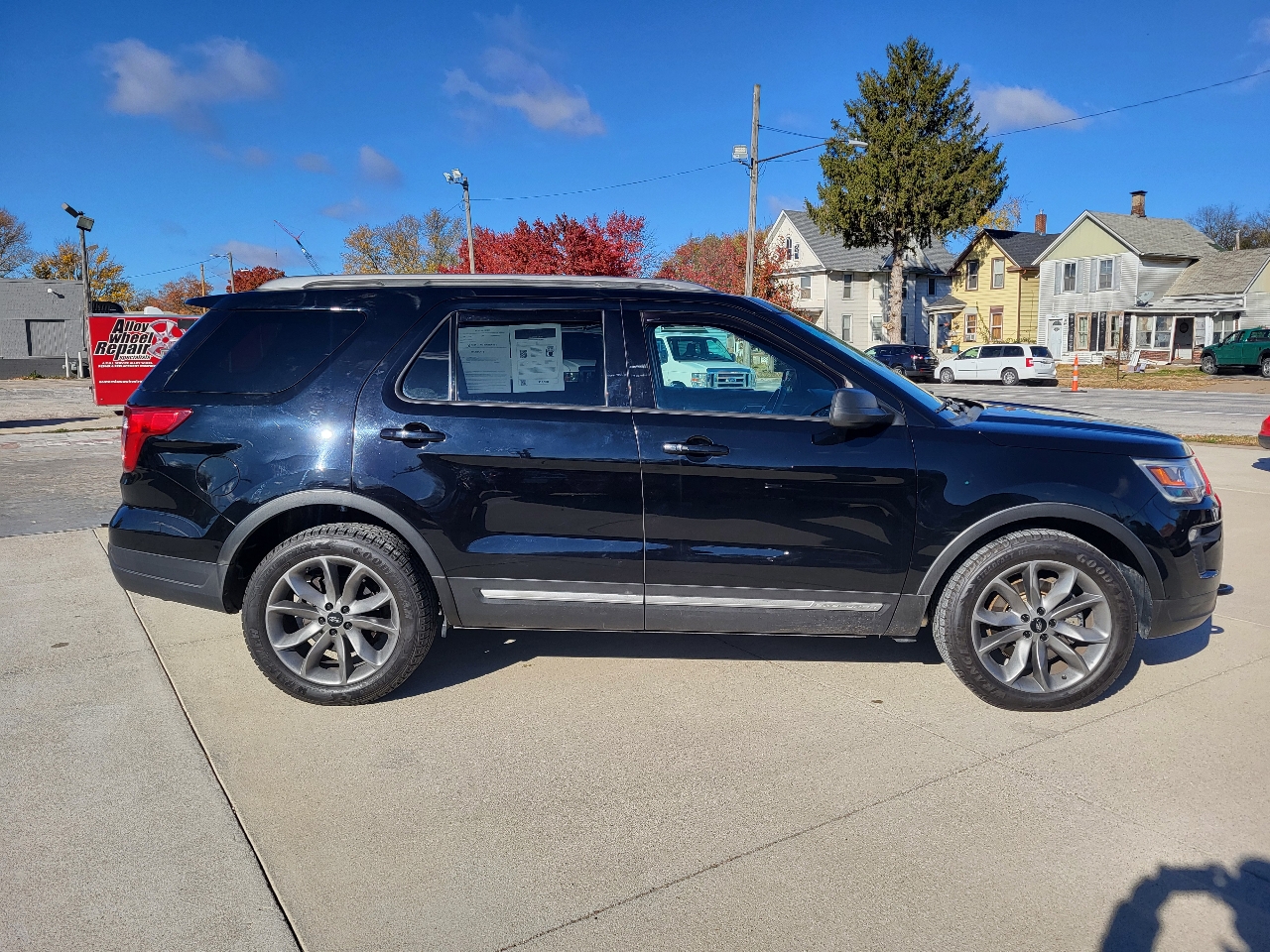 2018 Ford Explorer XLT photo 2