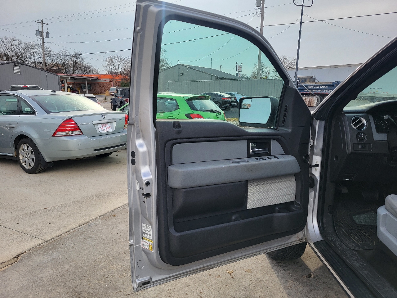 2014 Ford F-150 XLT photo 3