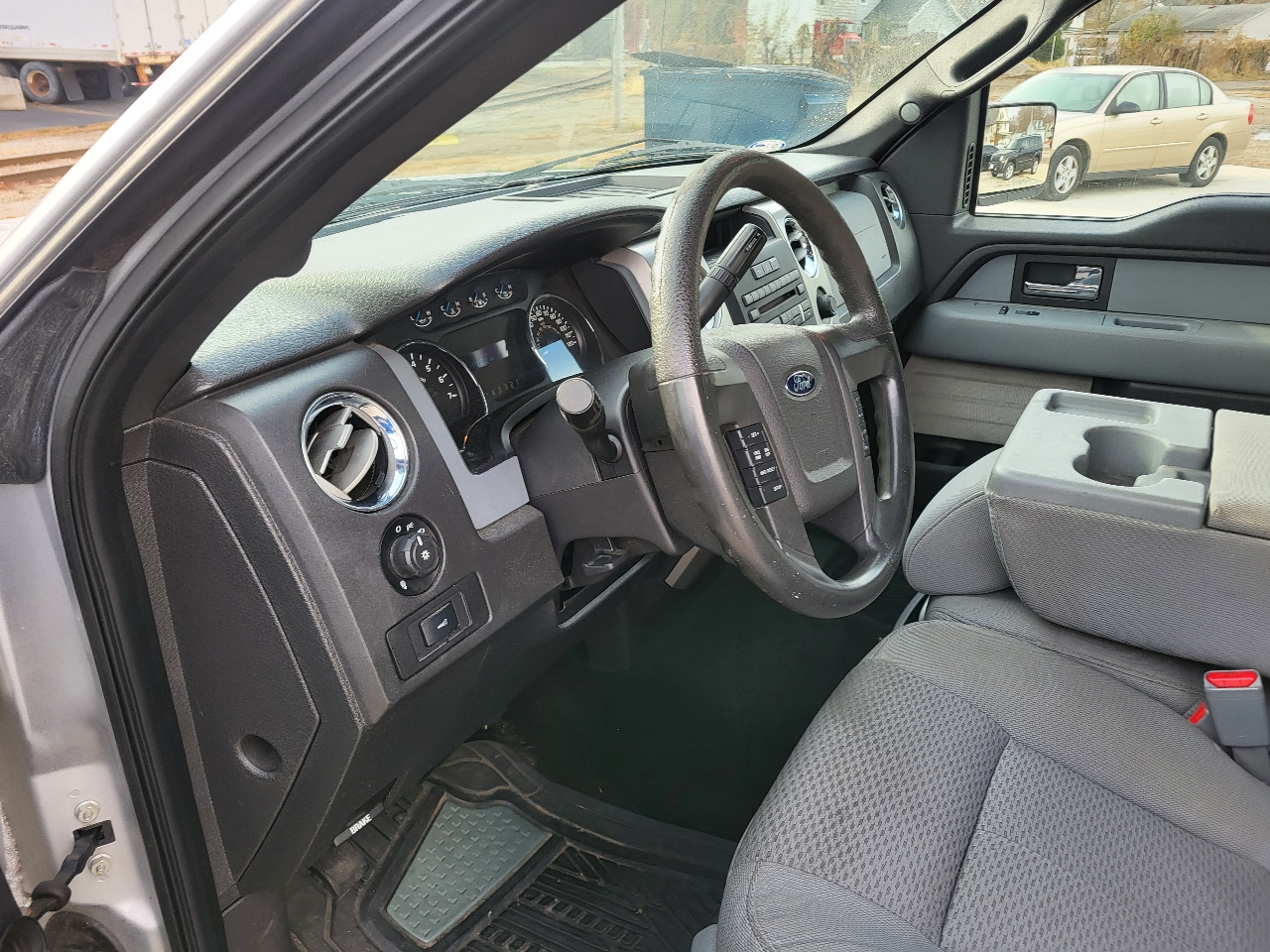 2014 Ford F-150 XLT photo 4