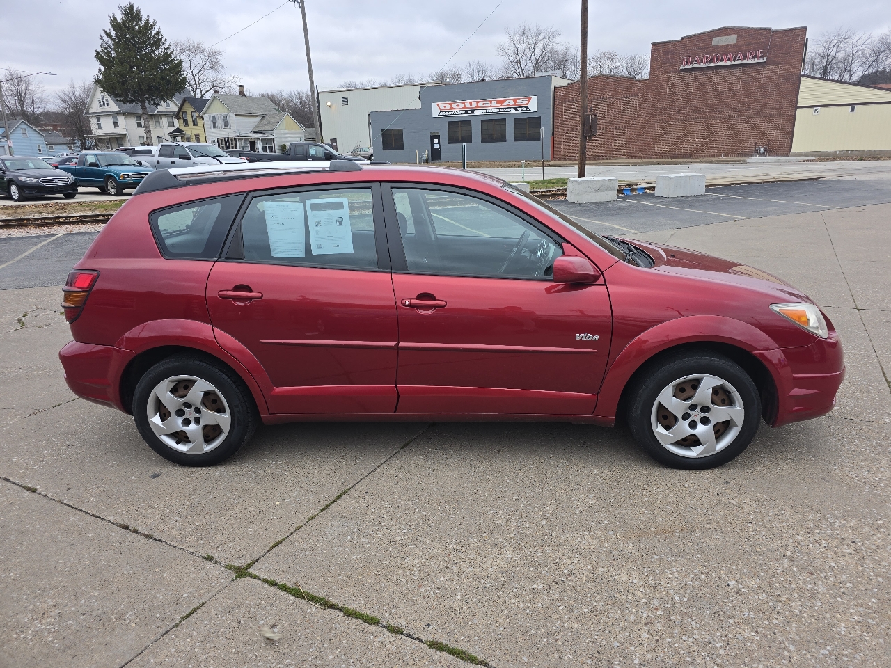 2005 Pontiac Vibe Base photo 3