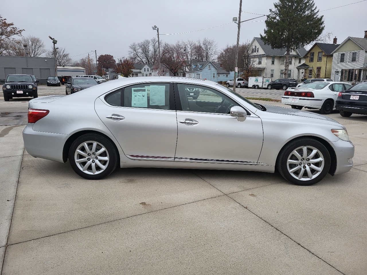 2011 Lexus LS 460 Luxury AWD photo 3