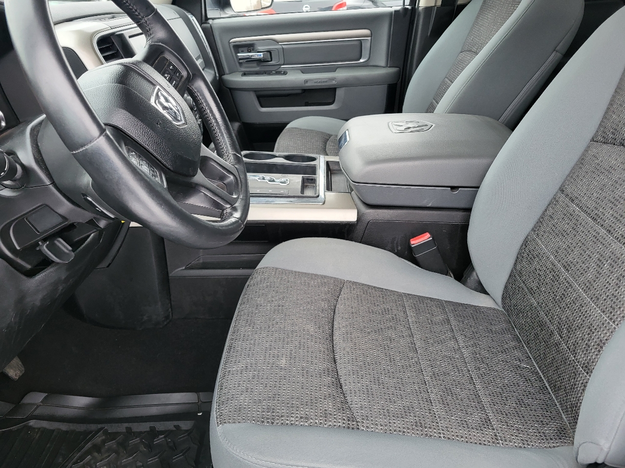 RAM 1500 SLT Quad Cab 4WD 2013