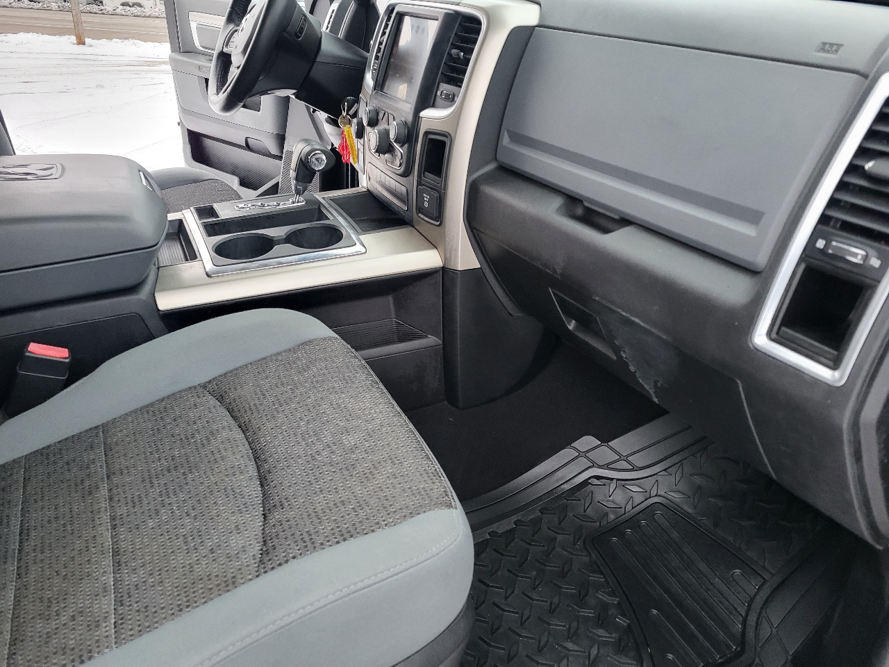 RAM 1500 SLT Quad Cab 4WD 2013