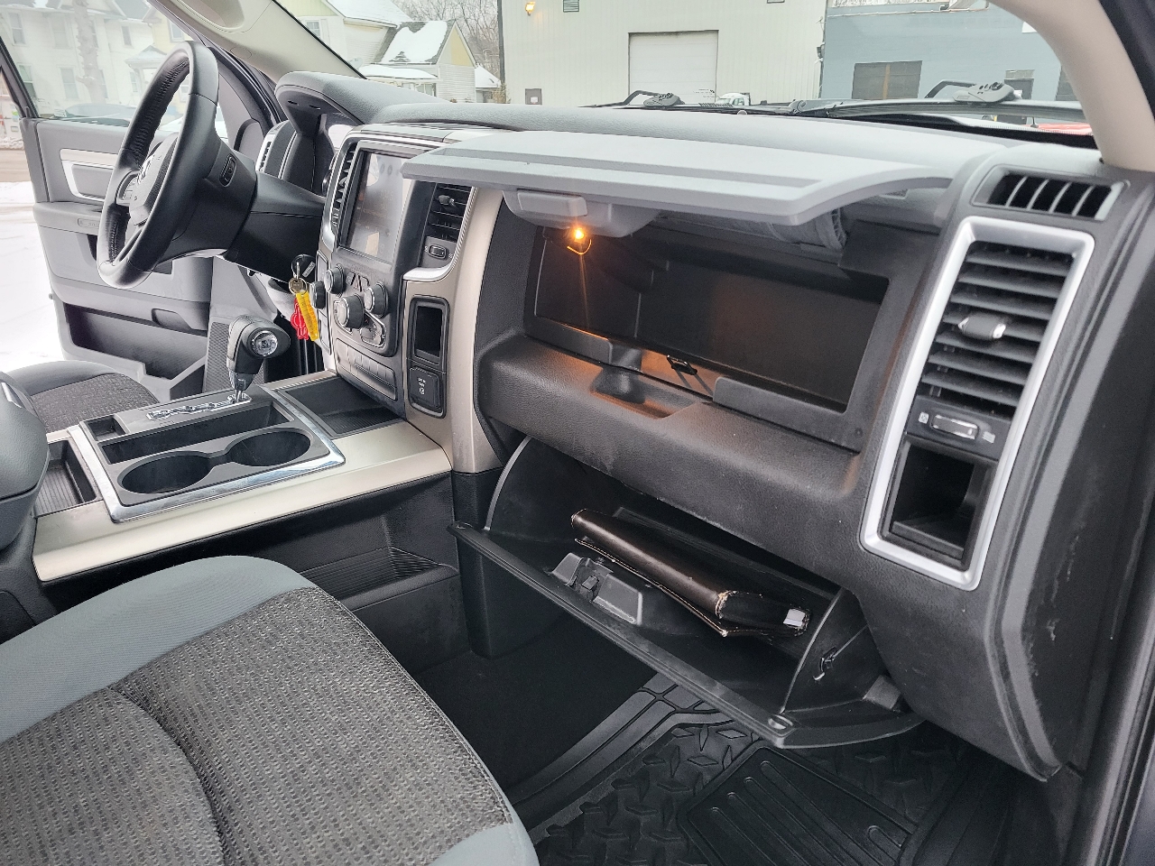 RAM 1500 SLT Quad Cab 4WD 2013