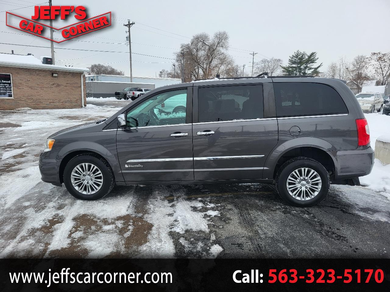 2016 Chrysler Town & Country Touring-L