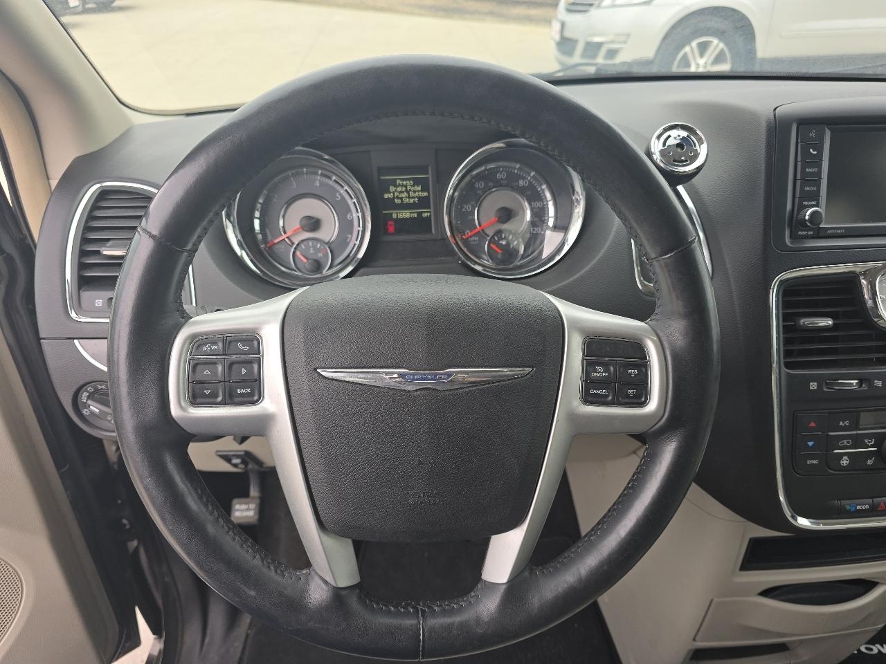 Chrysler Town & Country Touring-L 2016