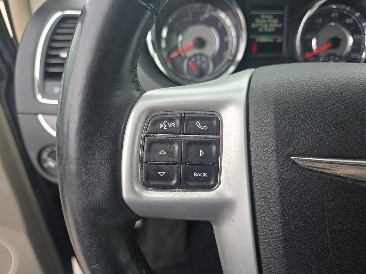 Chrysler Town & Country Touring-L 2016