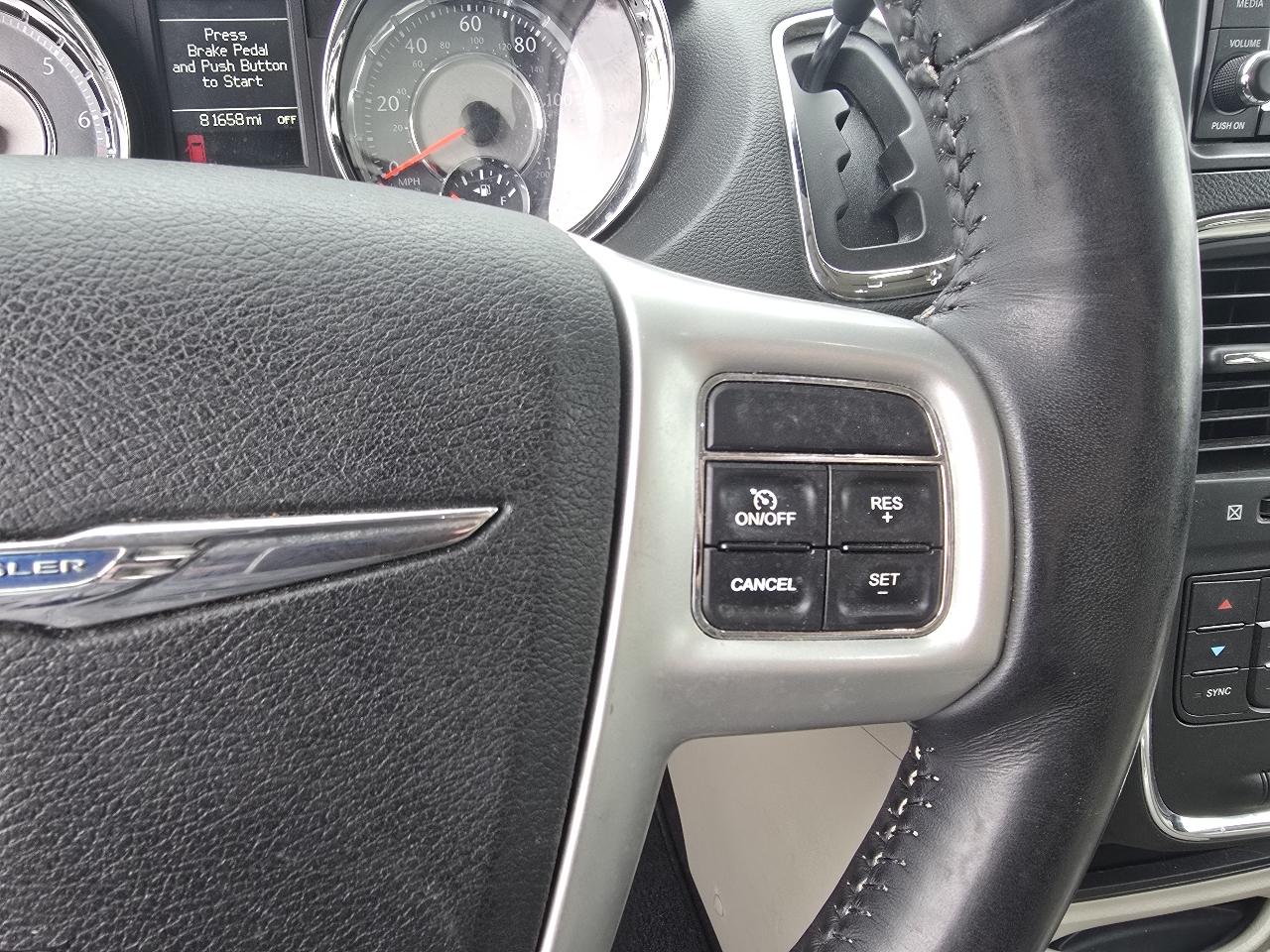 Chrysler Town & Country Touring-L 2016