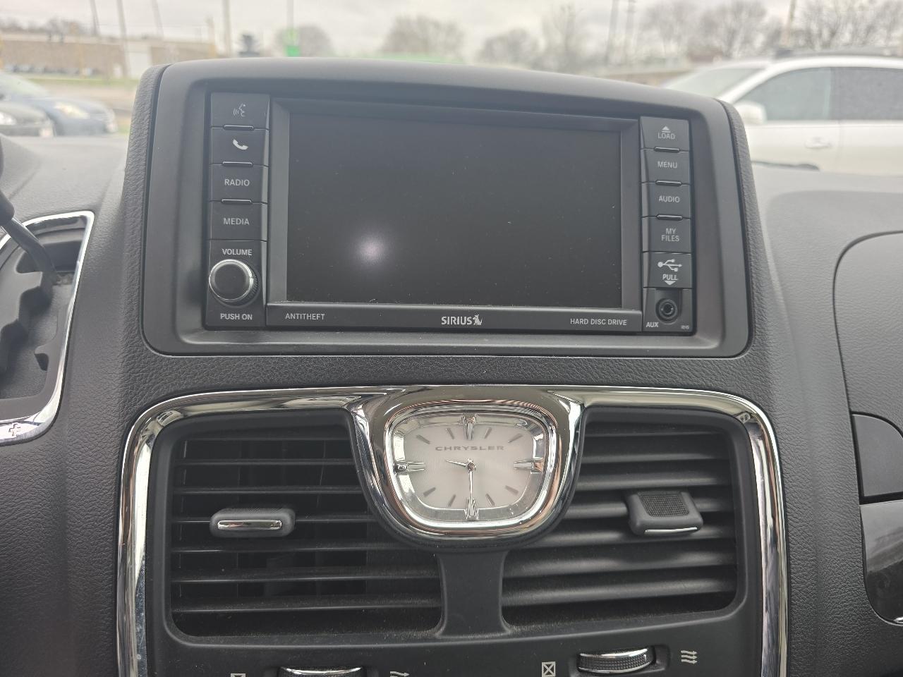 Chrysler Town & Country Touring-L 2016