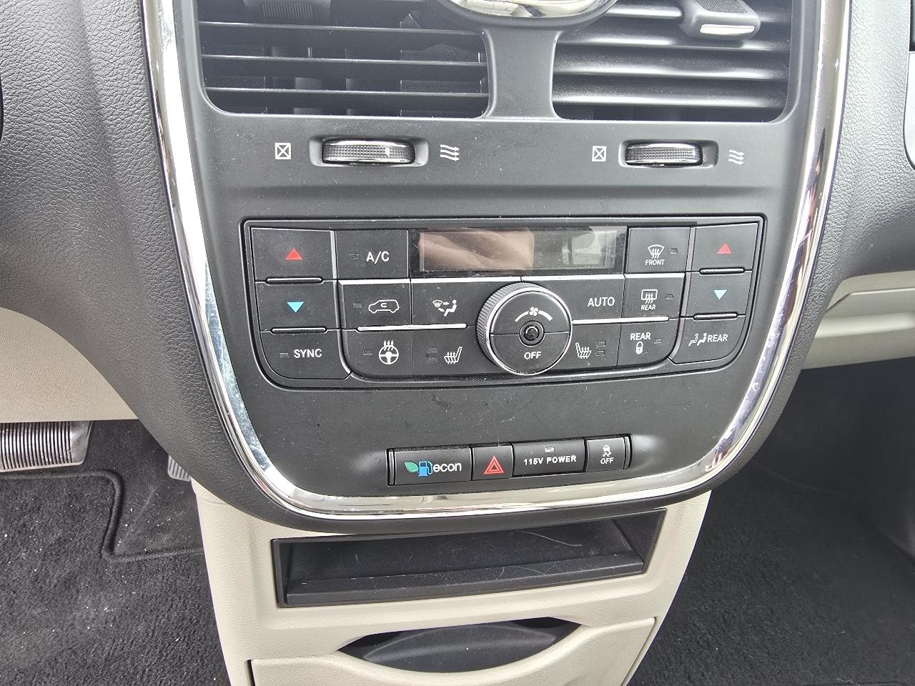 Chrysler Town & Country Touring-L 2016