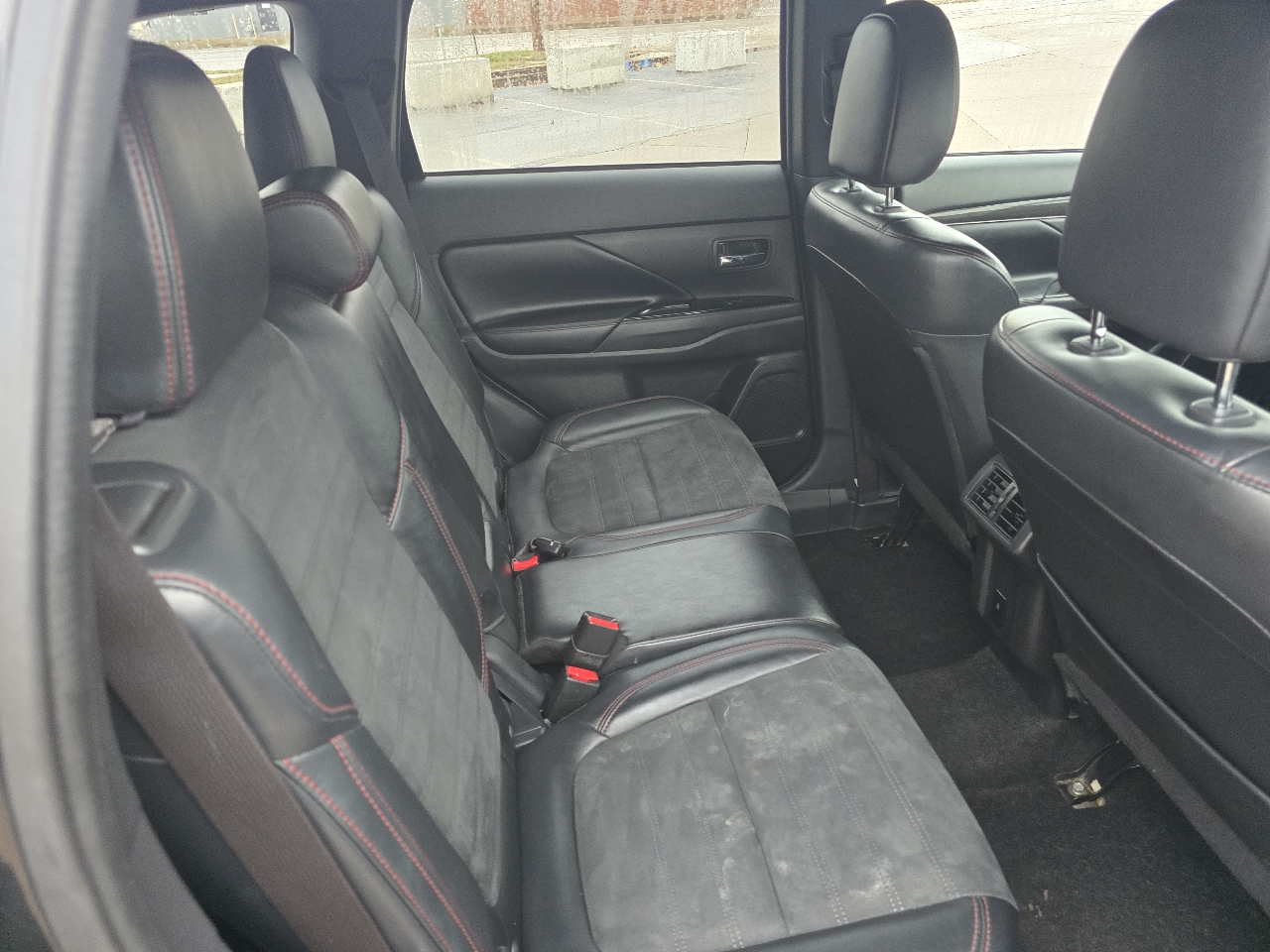 Mitsubishi Outlander SEL 2WD 2020