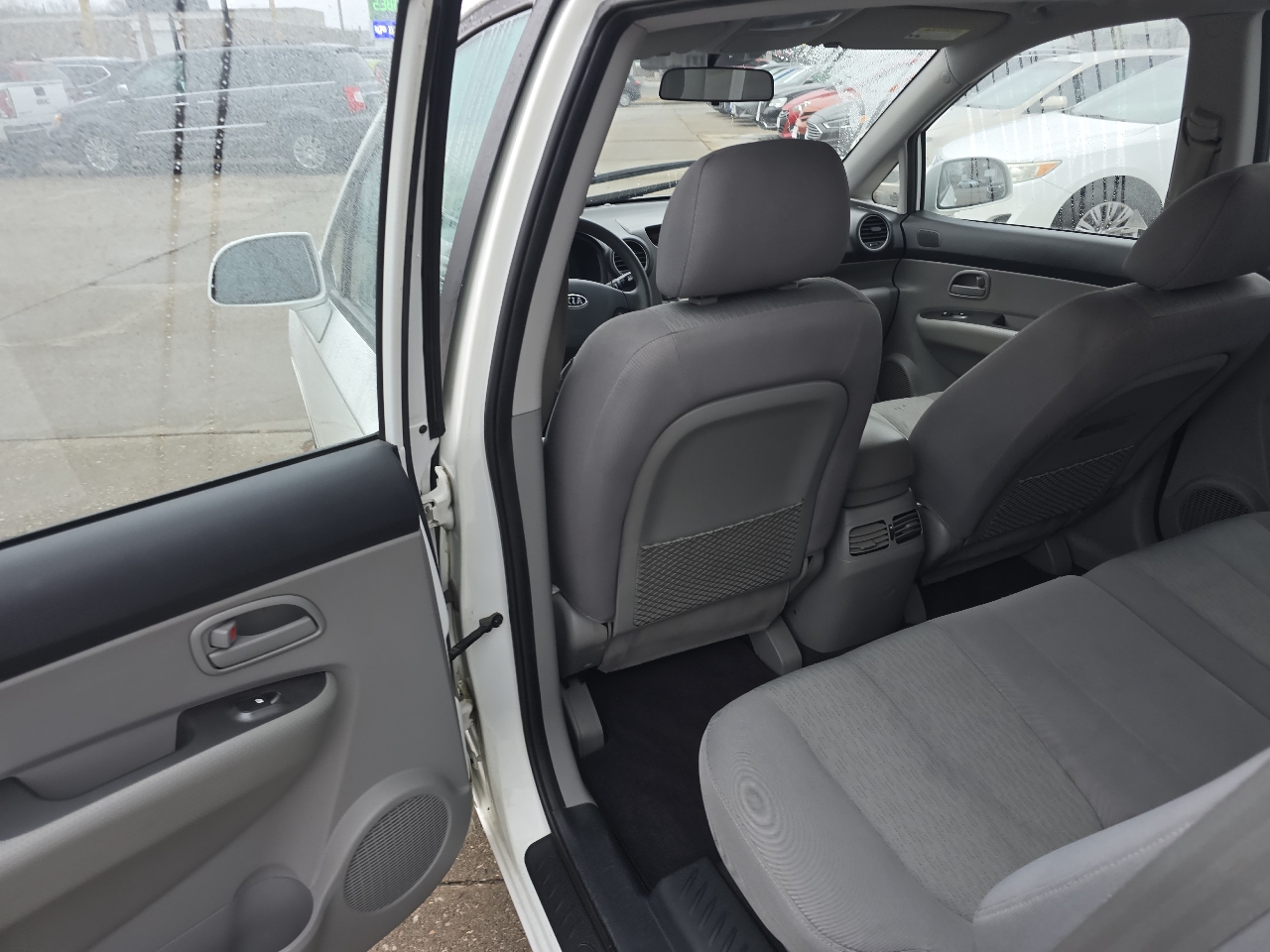 Kia Rondo LX 2009