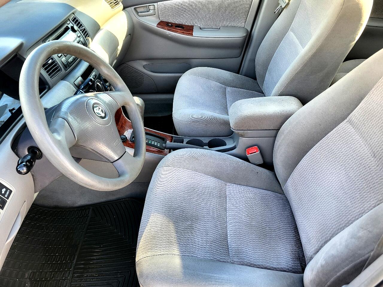 Toyota Corolla LE 2005