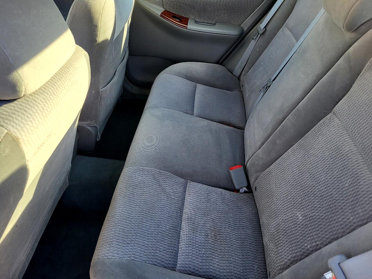 Toyota Corolla LE 2005