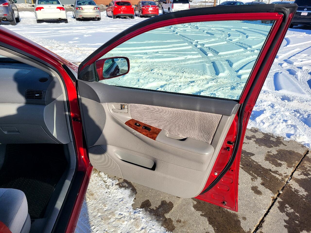 Toyota Corolla LE 2005