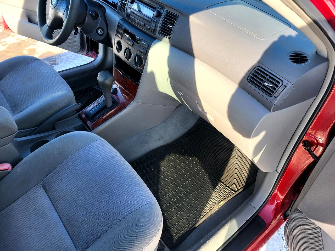 Toyota Corolla LE 2005