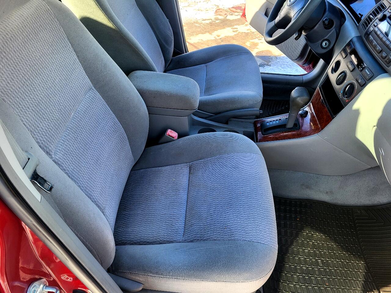 Toyota Corolla LE 2005