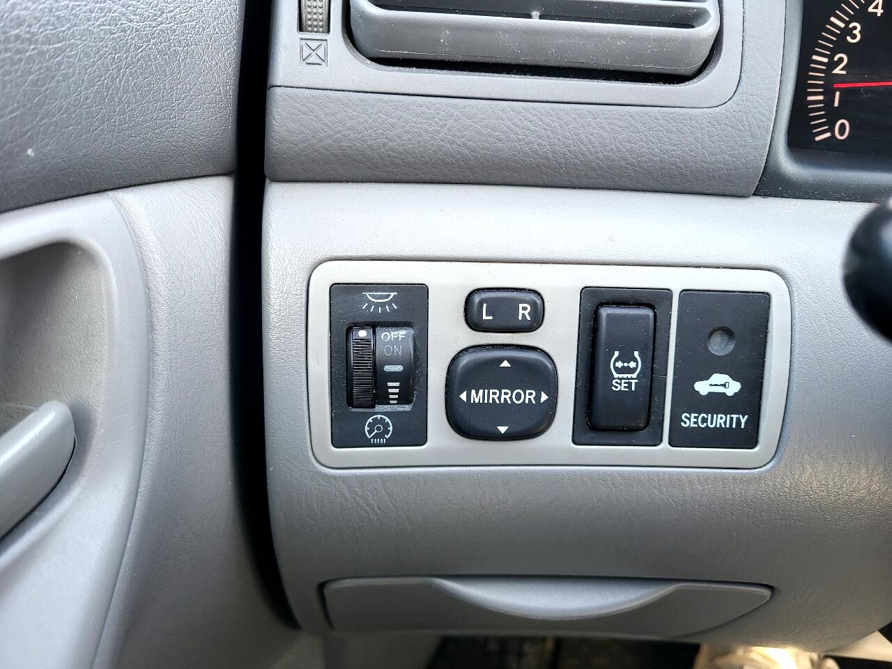 Toyota Corolla LE 2005