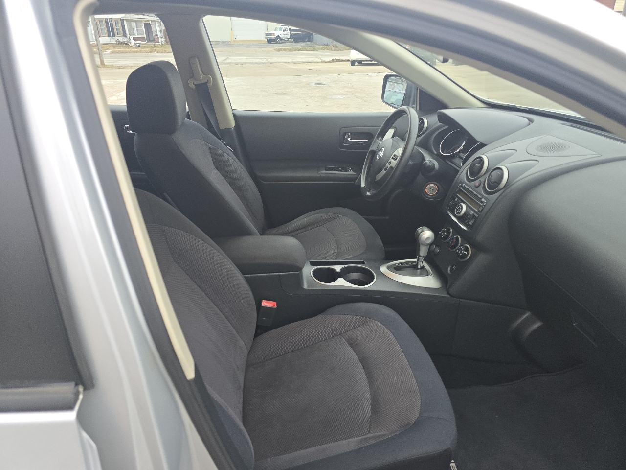 Nissan Rogue SV AWD 2011