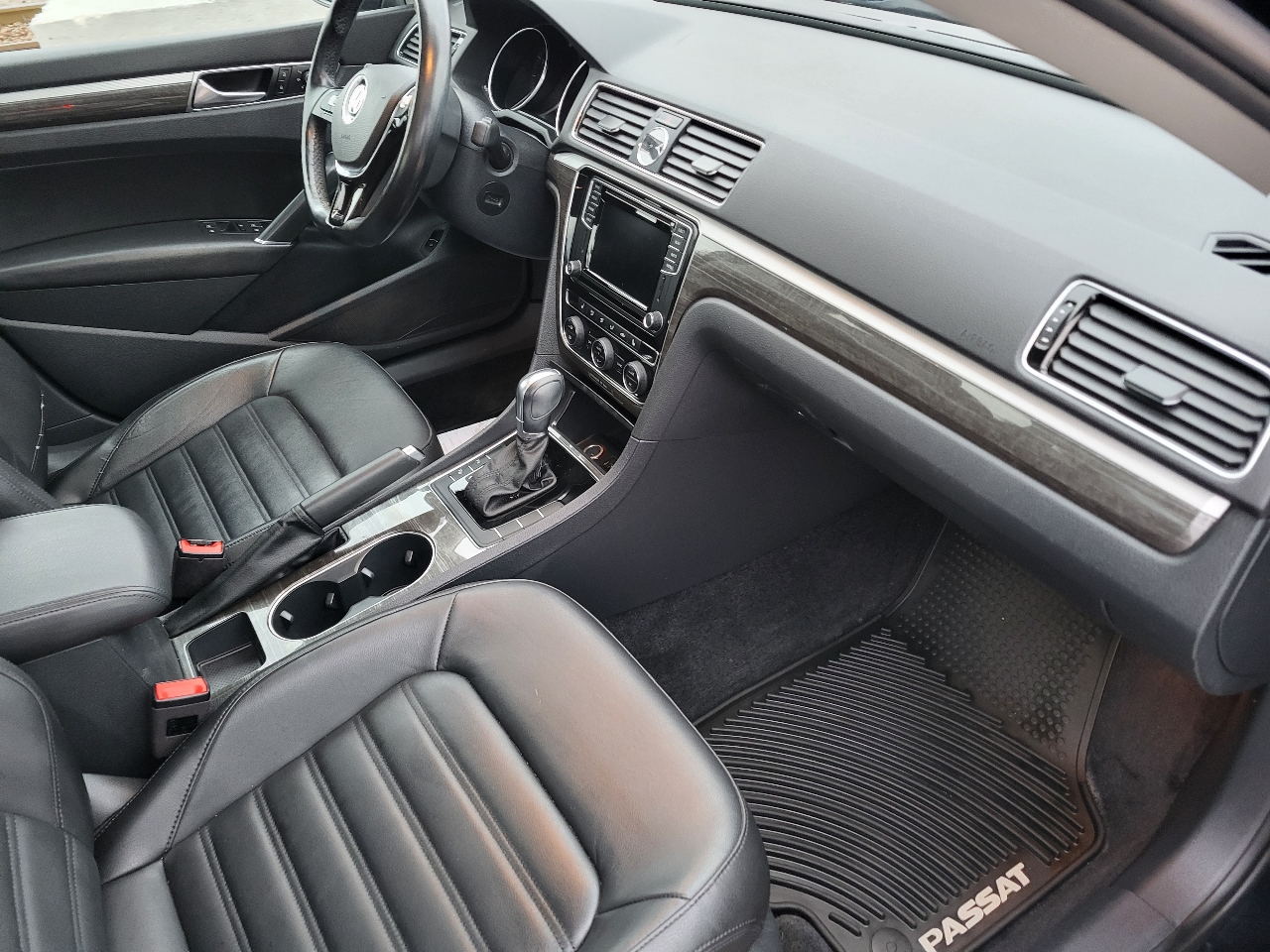 Volkswagen Passat SEL Premium 6A 2017