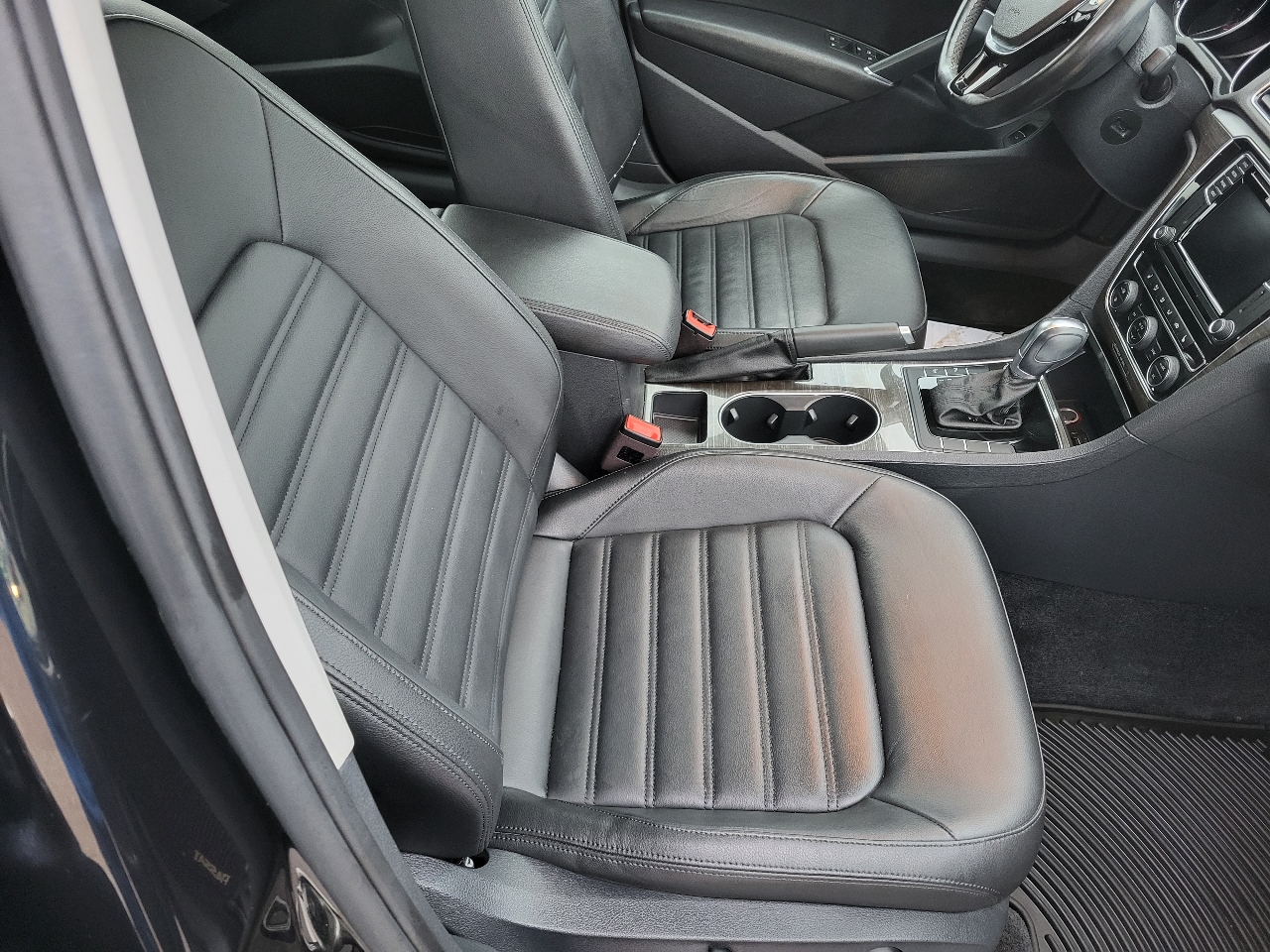 Volkswagen Passat SEL Premium 6A 2017