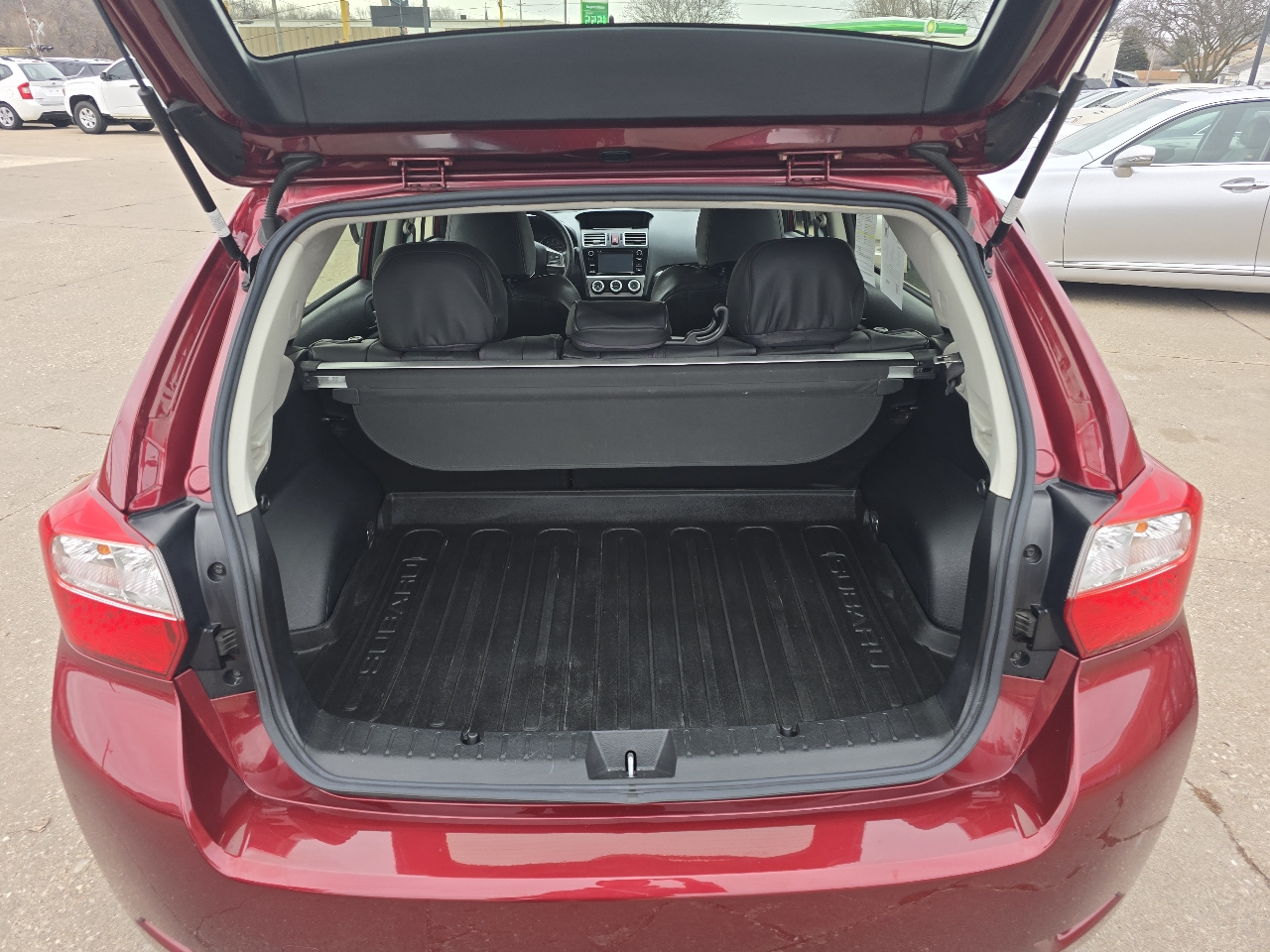 Subaru Impreza 2.0i Premium PZEV 5-Door 2016