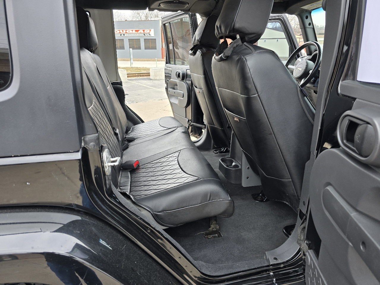 Jeep Wrangler Unlimited Sahara 4WD 2010