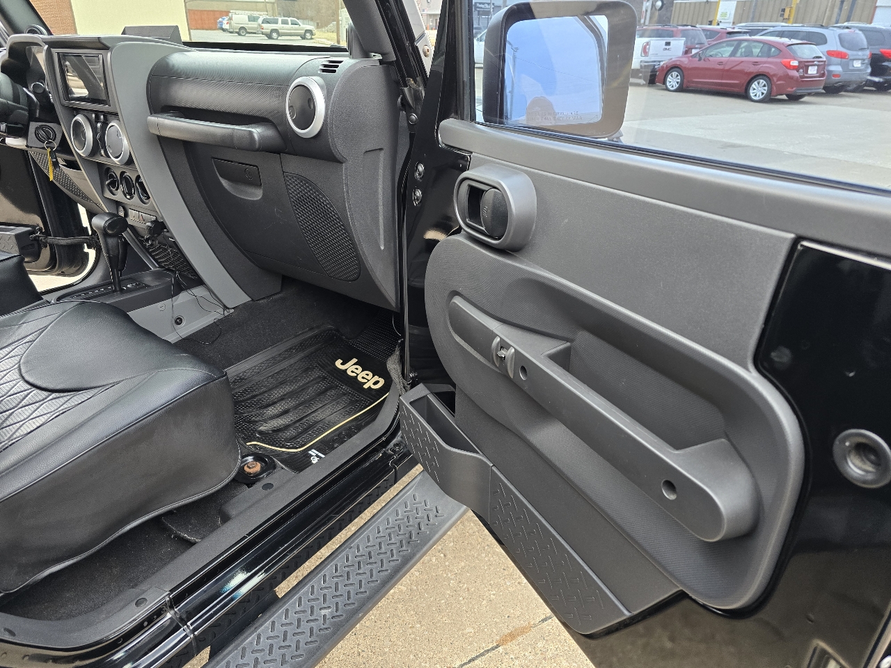 Jeep Wrangler Unlimited Sahara 4WD 2010