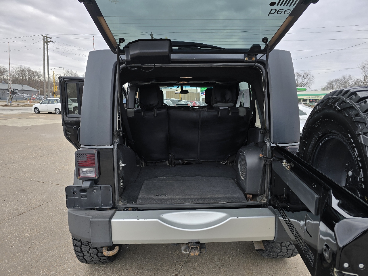 Jeep Wrangler Unlimited Sahara 4WD 2010