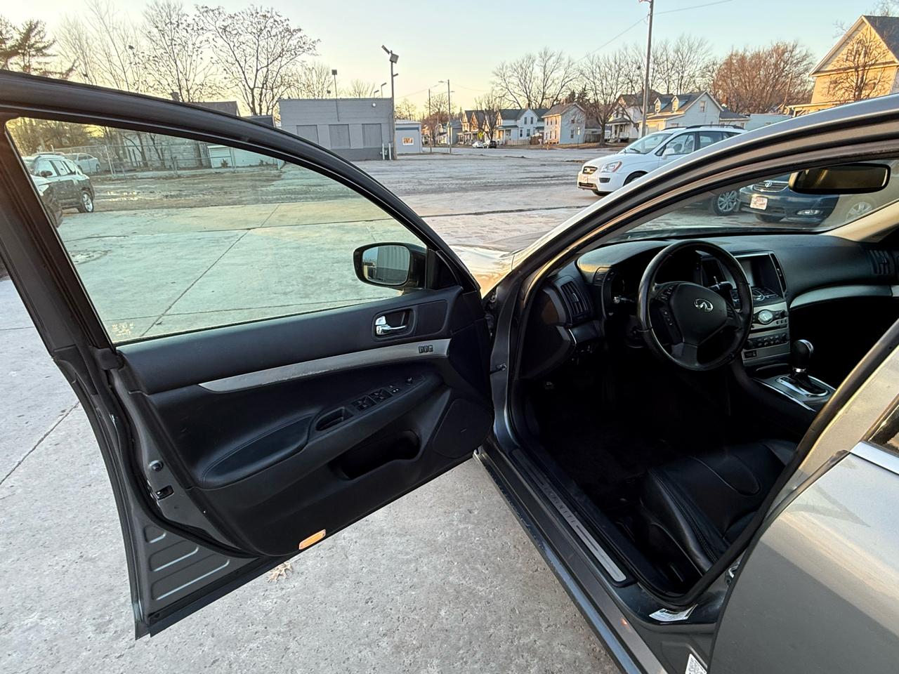 Infiniti G Sedan 37x AWD 2012