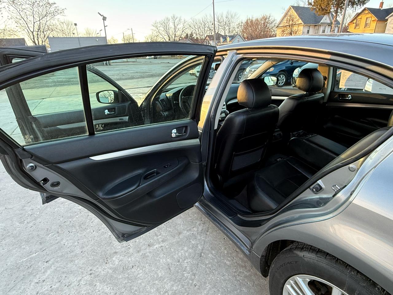 Infiniti G Sedan 37x AWD 2012