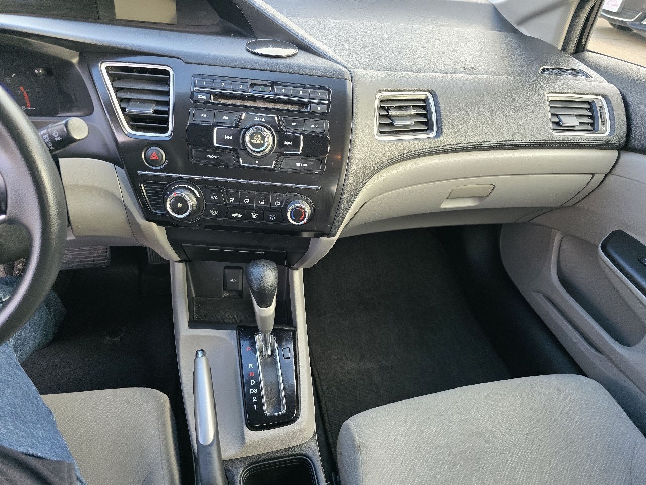 Honda Civic LX Sedan 5-Speed AT 2013