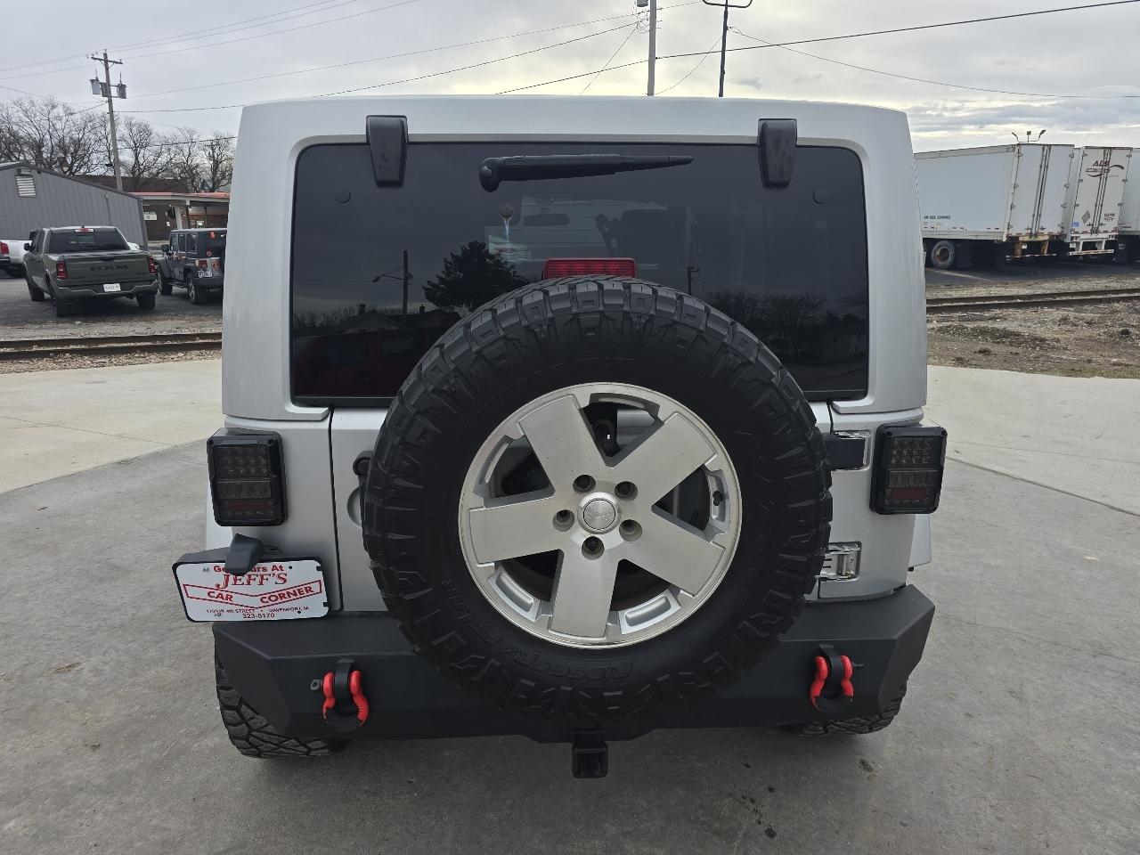 Jeep Wrangler Unlimited Sahara 4WD 2012