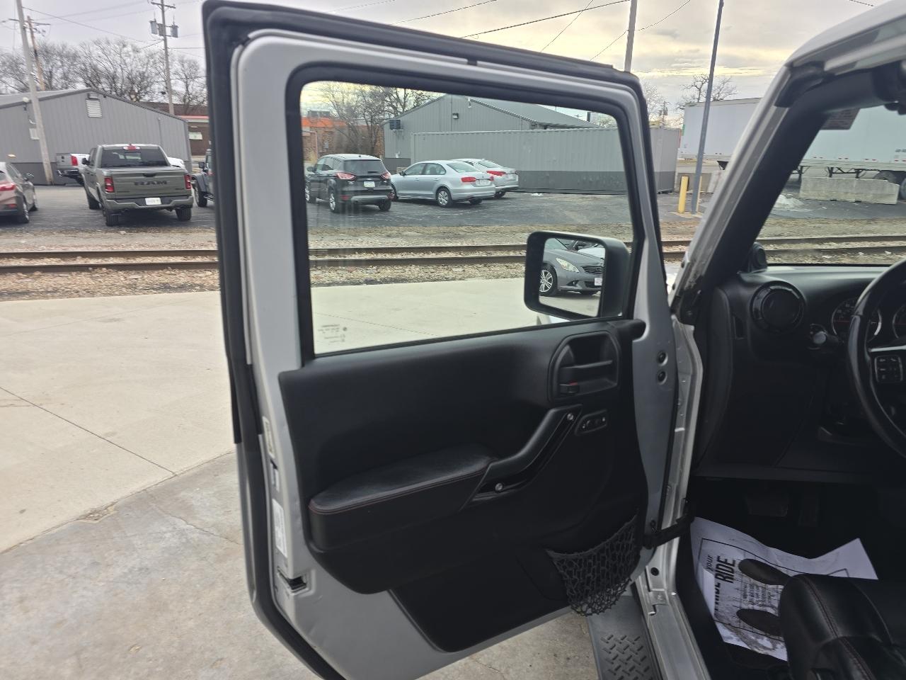 Jeep Wrangler Unlimited Sahara 4WD 2012