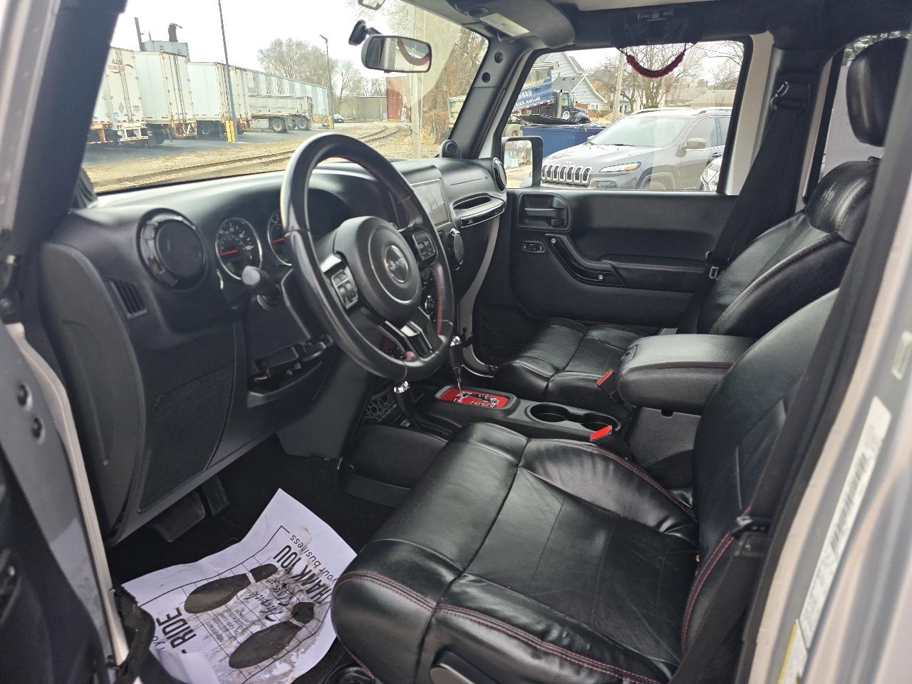 Jeep Wrangler Unlimited Sahara 4WD 2012