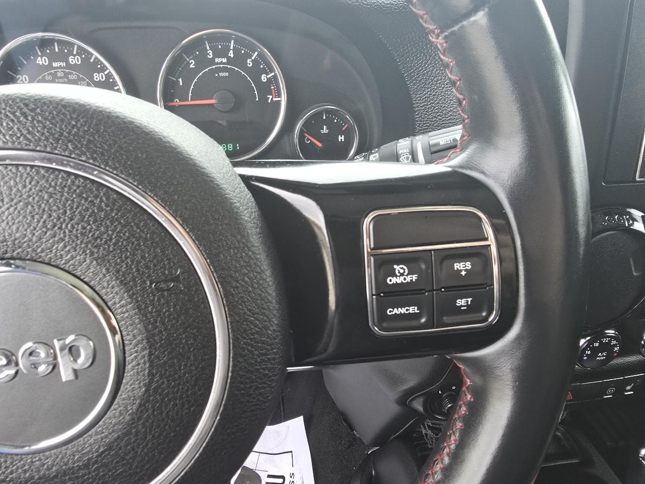 Jeep Wrangler Unlimited Sahara 4WD 2012