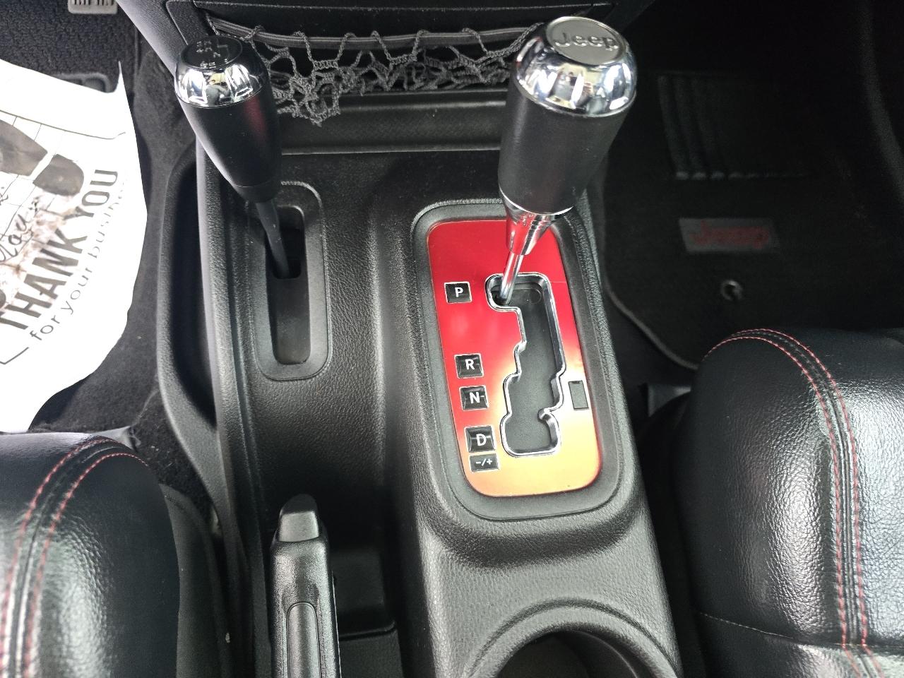 Jeep Wrangler Unlimited Sahara 4WD 2012