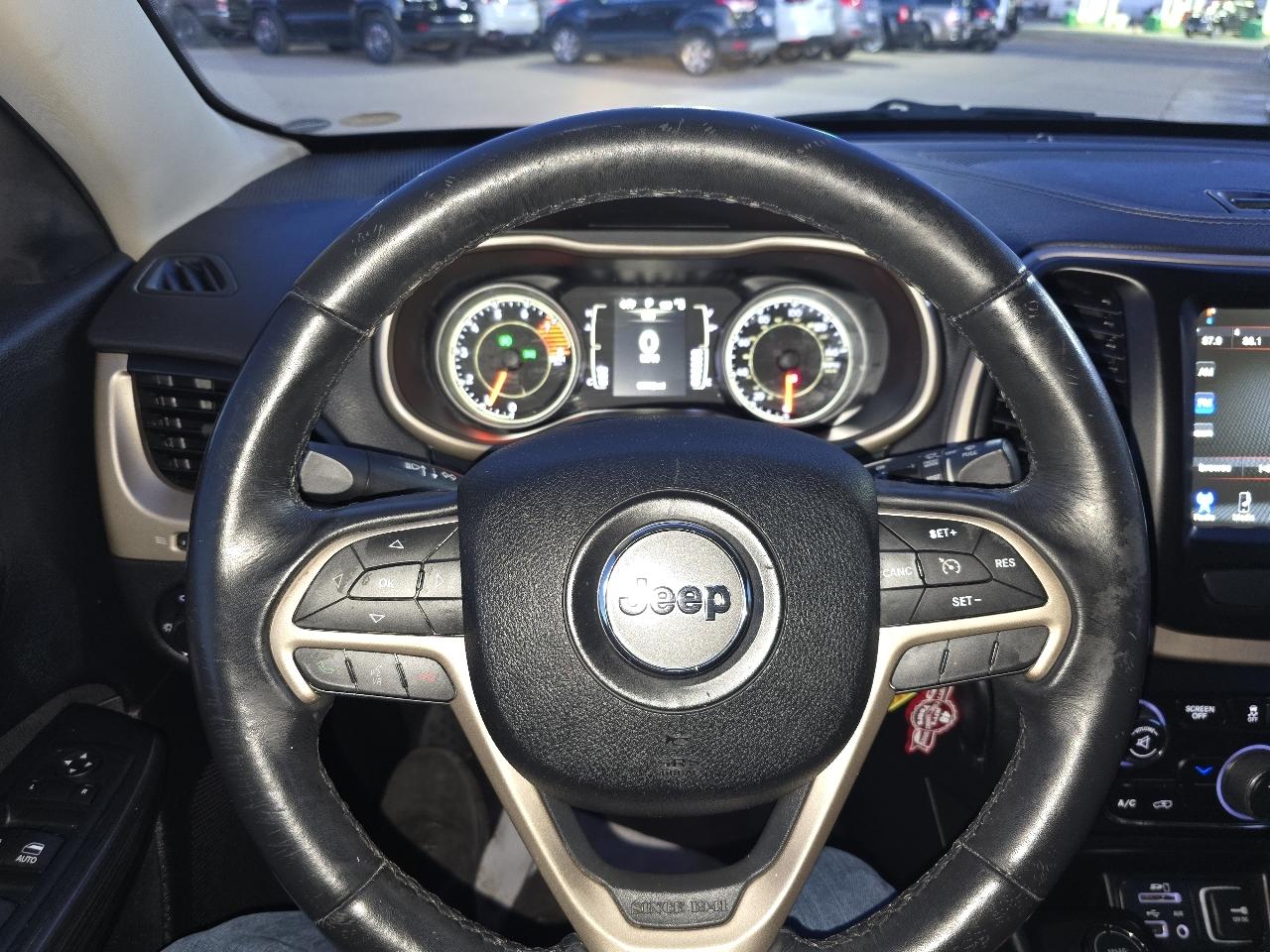 Jeep Cherokee Latitude 4WD 2016