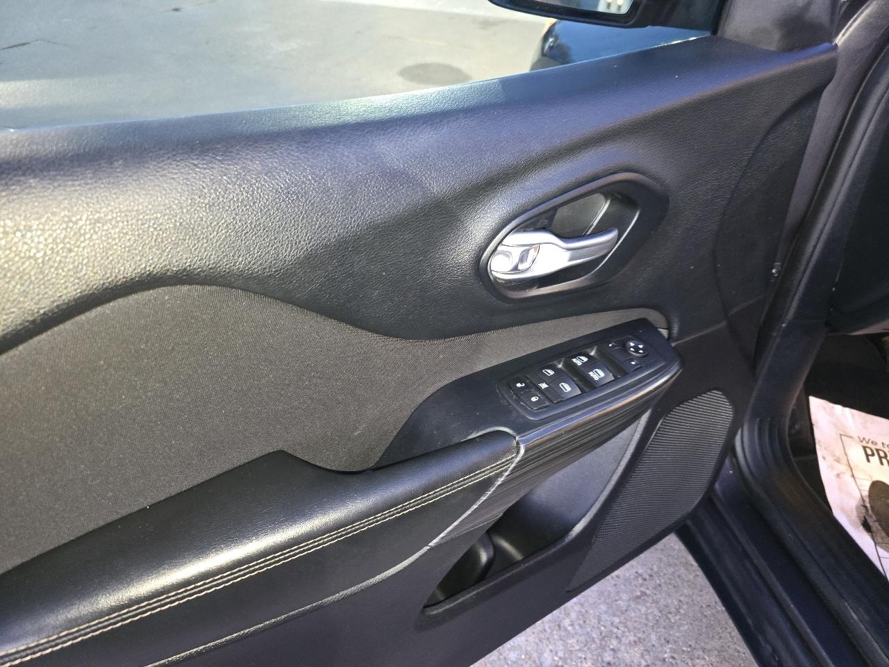 Jeep Cherokee Latitude 4WD 2016