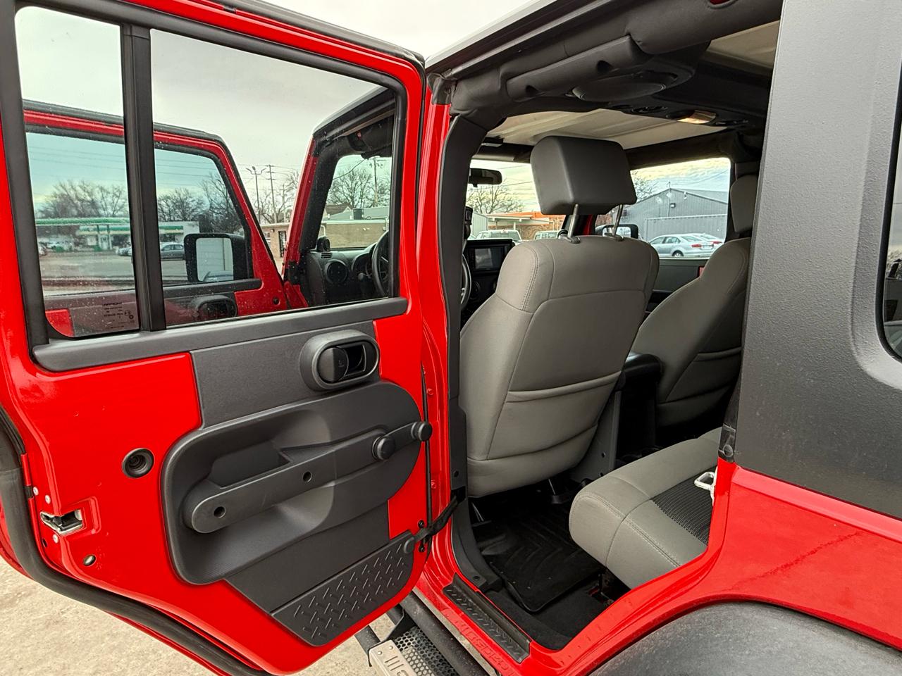 Jeep Wrangler Unlimited Sport 4WD 2010