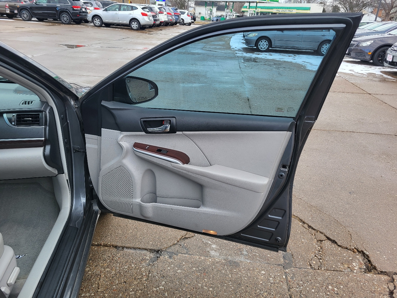 Toyota Camry XLE V6 2012