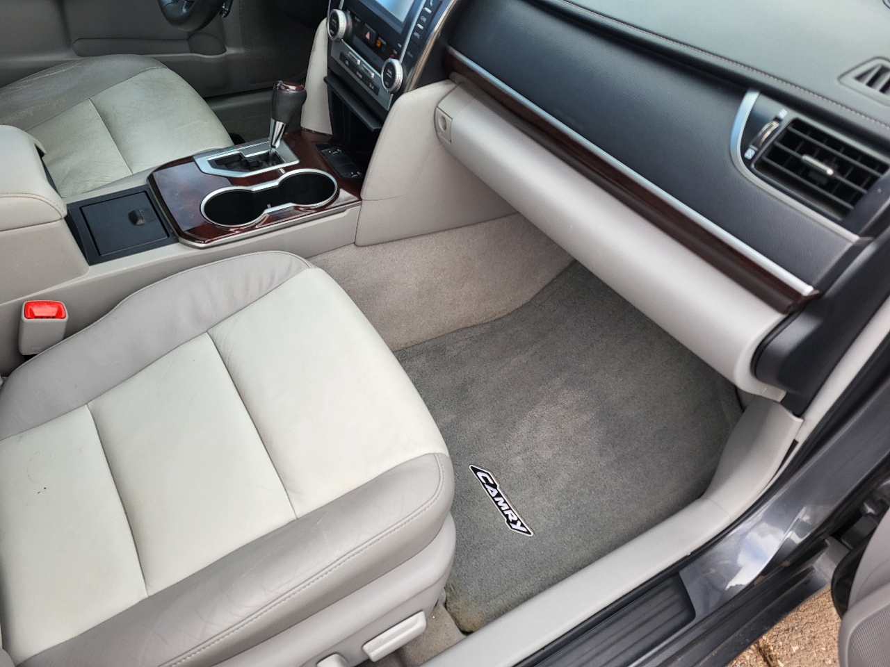 Toyota Camry XLE V6 2012