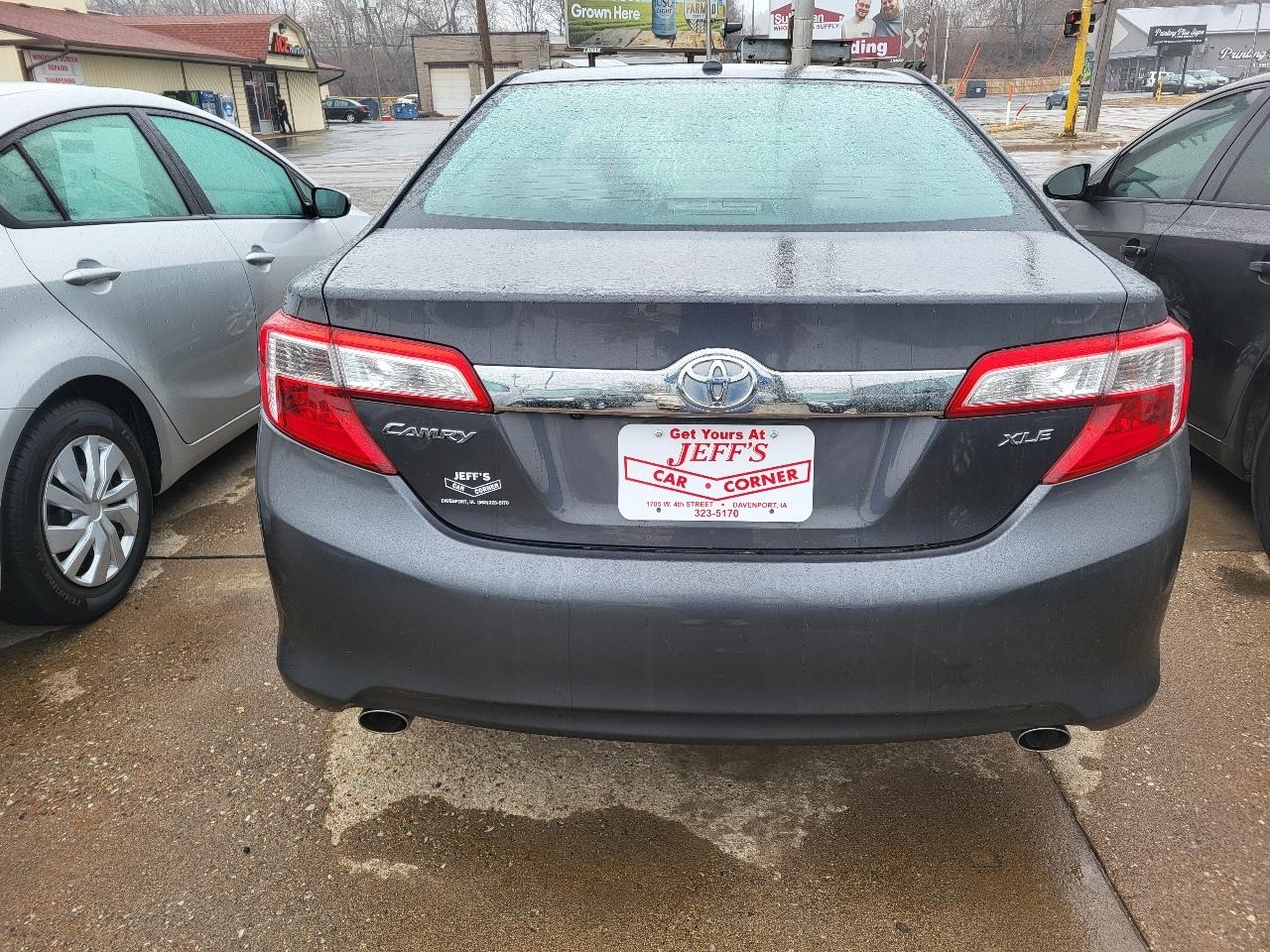Toyota Camry XLE V6 2012