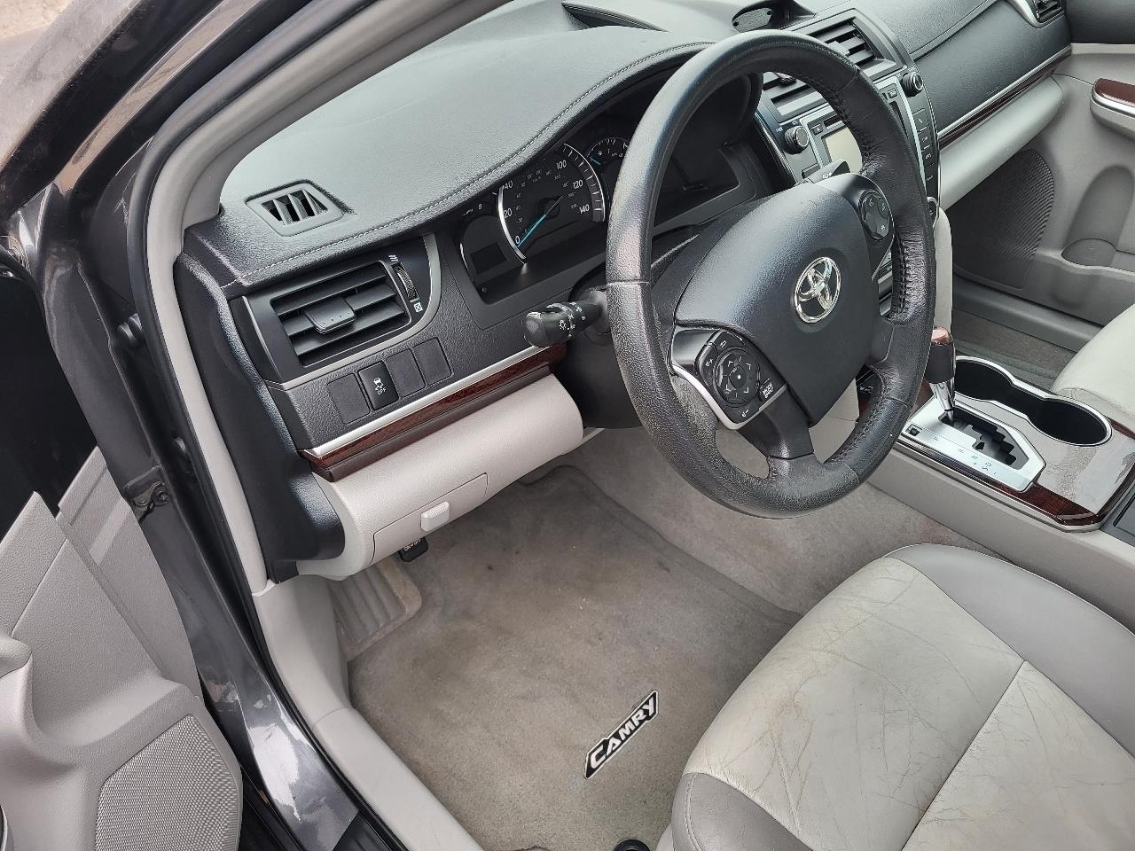 Toyota Camry XLE V6 2012