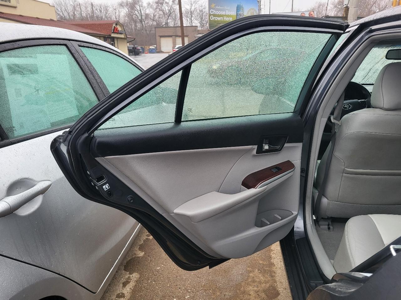 Toyota Camry XLE V6 2012